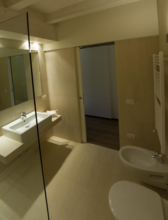 Apartamento La Casa Del Porto Lovere Habitación foto