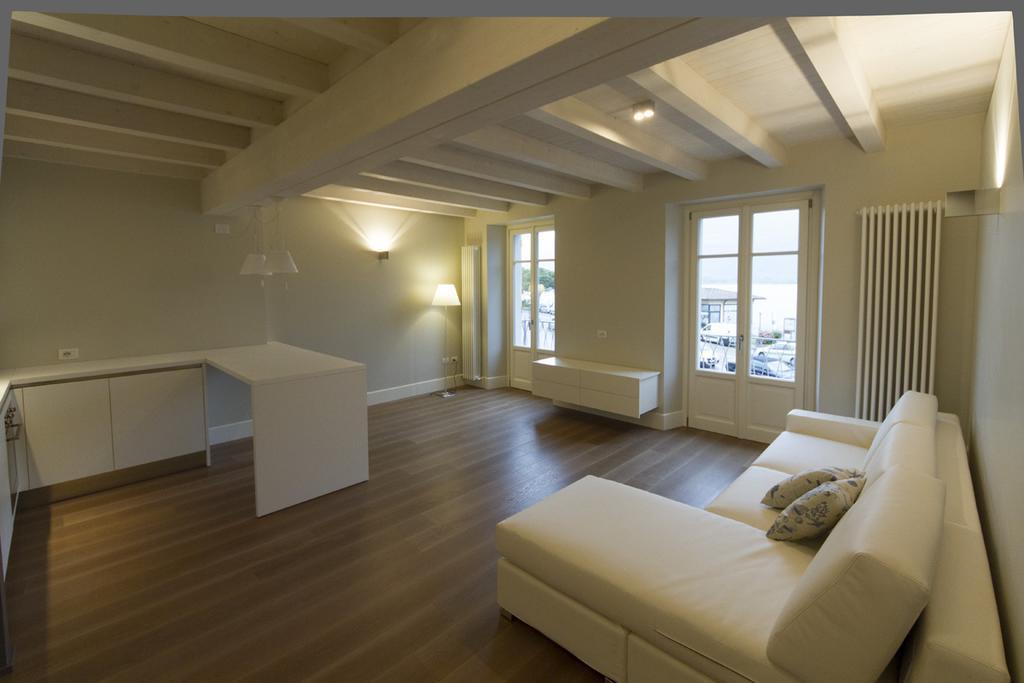 Apartamento La Casa Del Porto Lovere Habitación foto