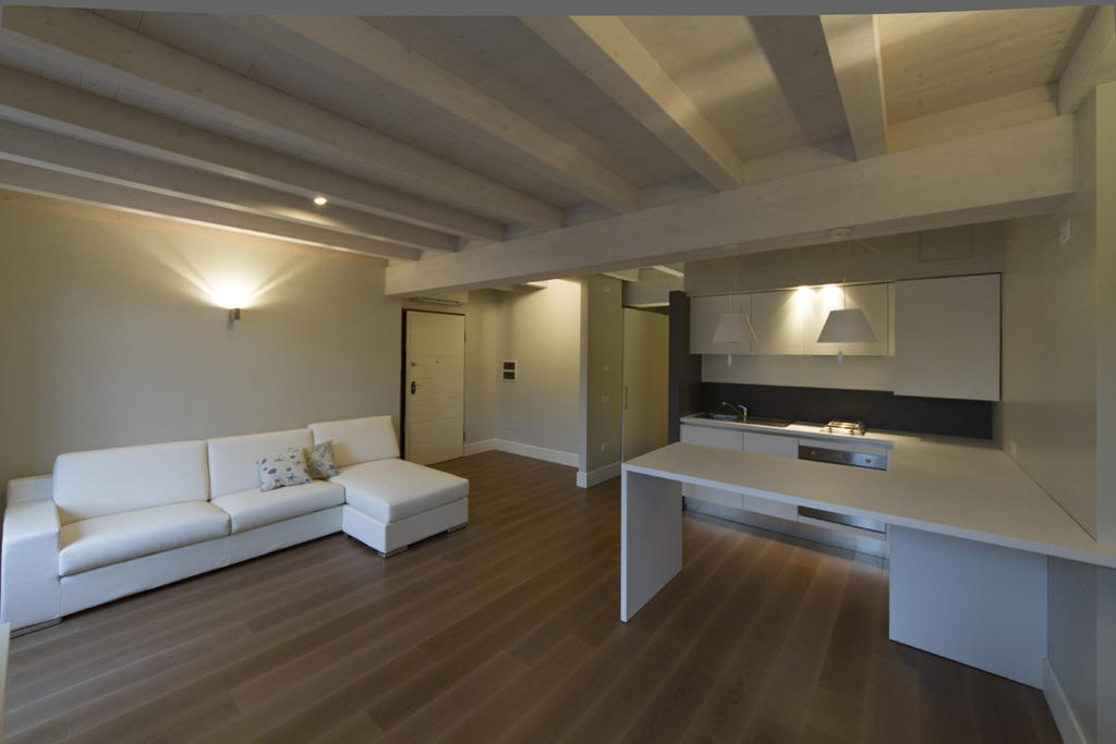 Apartamento La Casa Del Porto Lovere Habitación foto