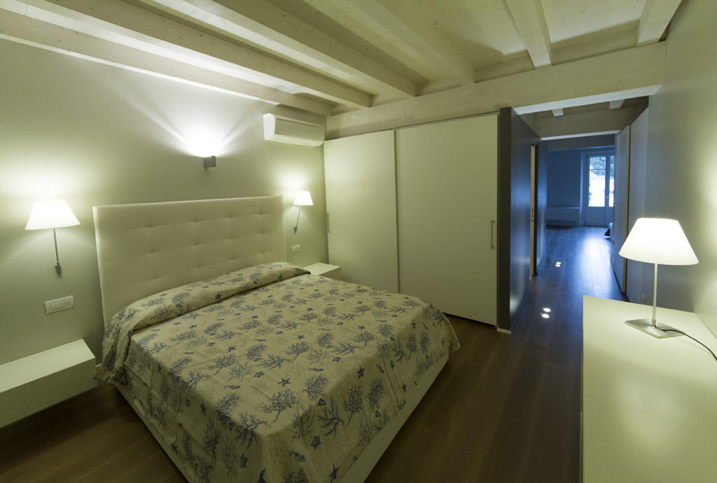 Apartamento La Casa Del Porto Lovere Habitación foto